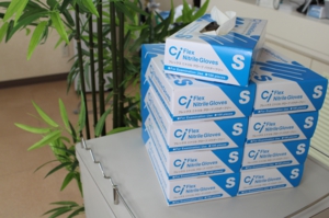 使い捨てグローブ